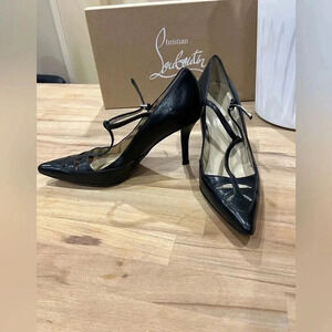 Burberry  Calfskin Leather Business/Court Heels in size 36.5 or 5.5.